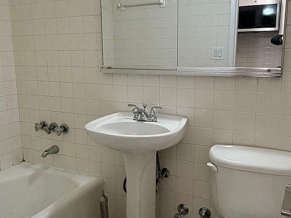 4th image of 8 W 71st St APT 4A