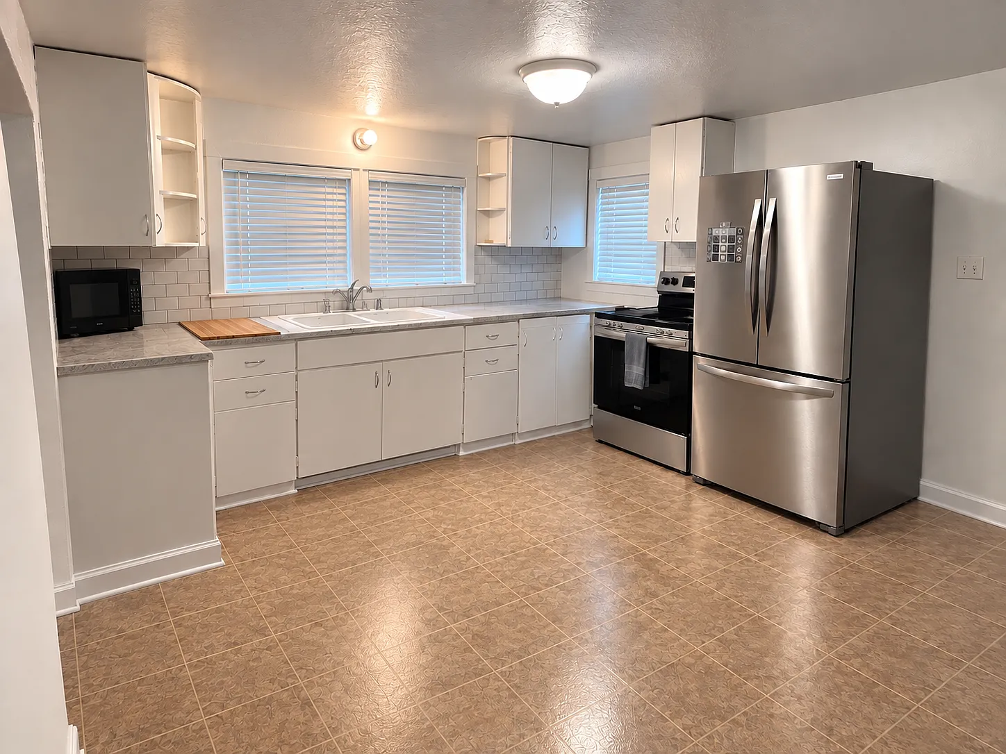2 bed, 750 sqft, $1,200 — Photo 3