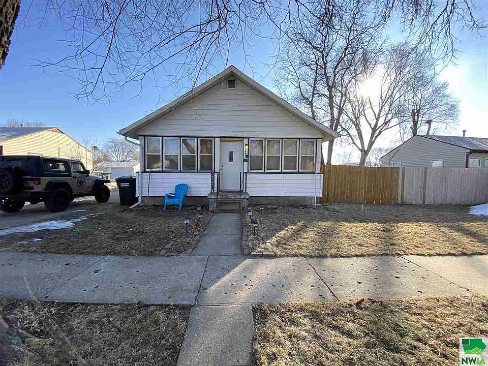 1st image of 2222 Dewey St