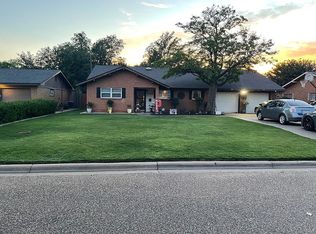 1305 Holliday St, Plainview, TX 79072