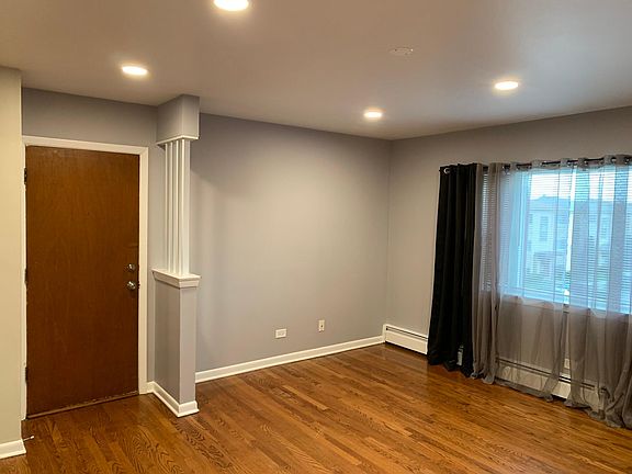 4th image of 7170 Lyndon Ave #2S