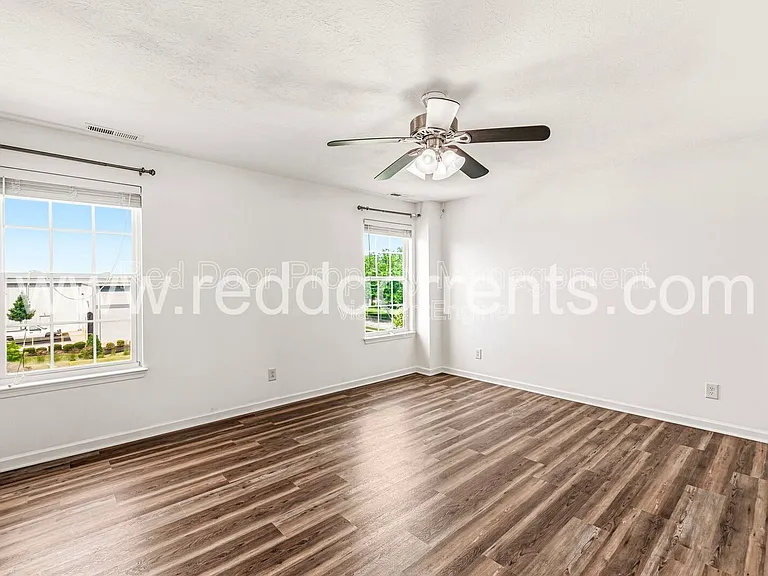 10031 Golden Dr — Photo 27