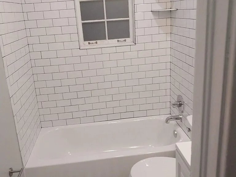 336 4th St NE #6 — Photo 5