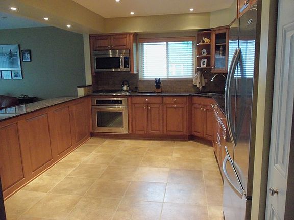 5th image of 211 N Elgin Ave #3J