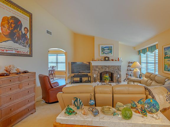 4th image of 210 Cordoba Ct