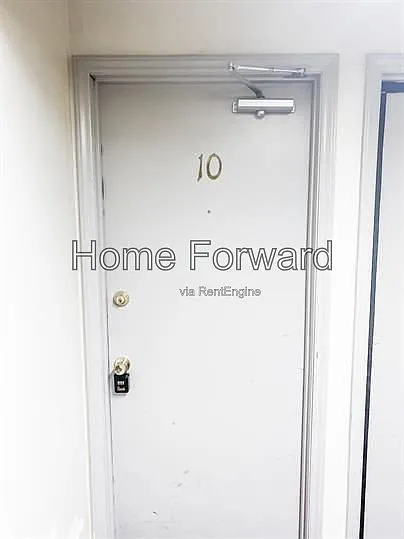 562 Woodland Ave #10 — Photo 2