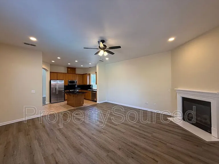 1633 Sparrowhawk St — Photo 17