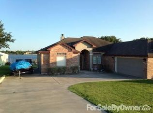 257 Lakeshore Dr, Sandia, TX 78383