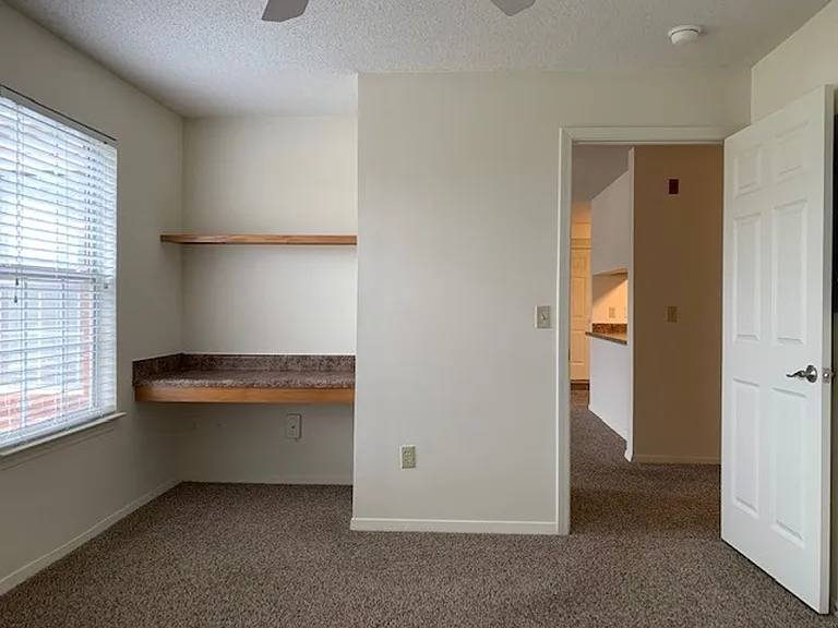 Hamilton at Turman Farms Apartments — Photo 16