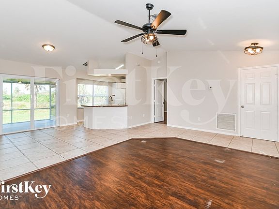 4th image of 691 20th St NE