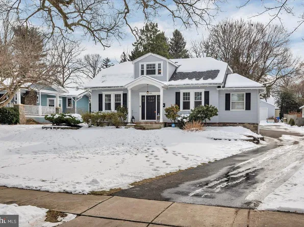 422 E 2nd St, Moorestown, NJ 08057