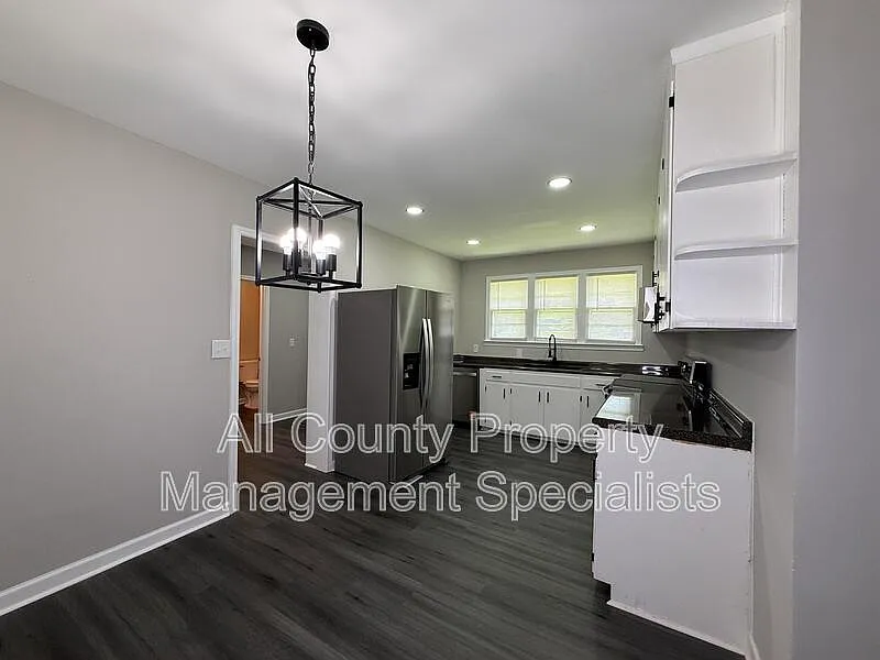 3 bed, 2.0 bath, 1496 sqft, $1,795 — Photo 3