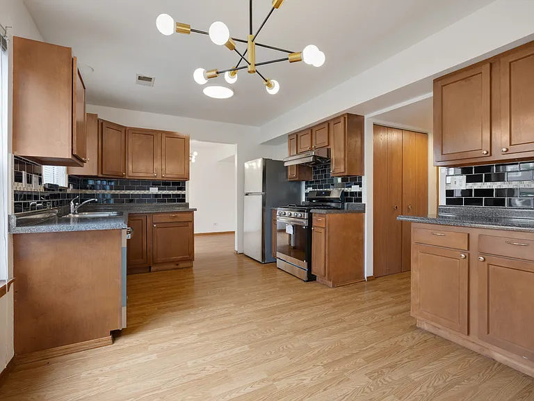 1127 Ashbrook Dr — Photo 8