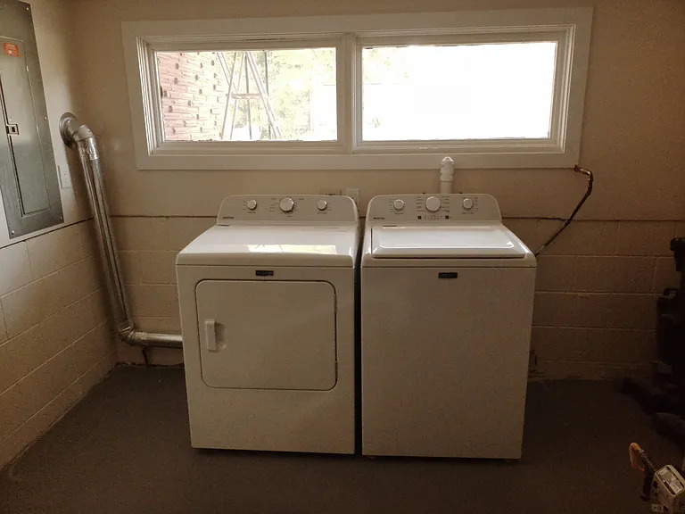 201 Circle Dr — Photo 10