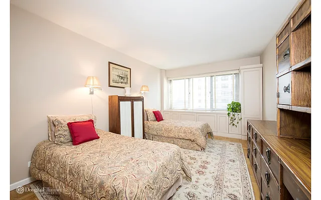 Sold by Douglas Elliman | media 7