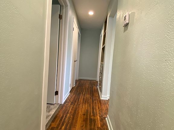 4th image of 207 S Marshall St