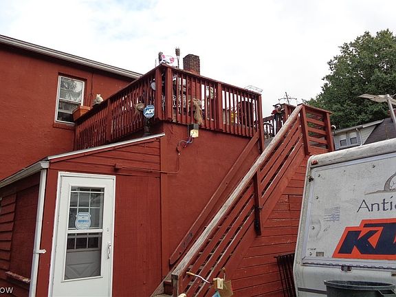 5th image of 440 Stanton Ave