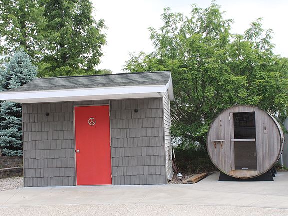 4th image of 9908 S Paradise Cir #90