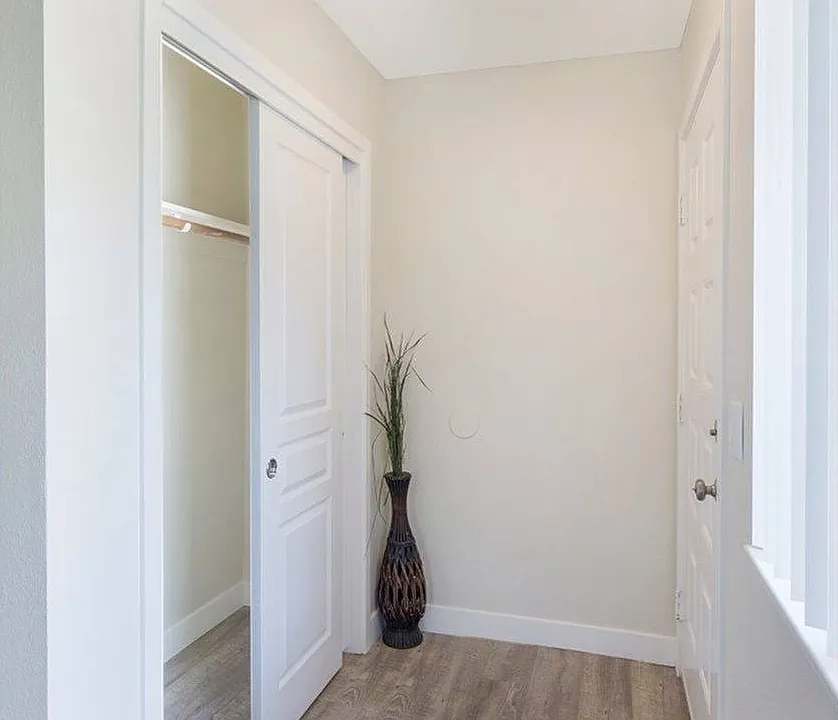 1x1 Remodel Entrance