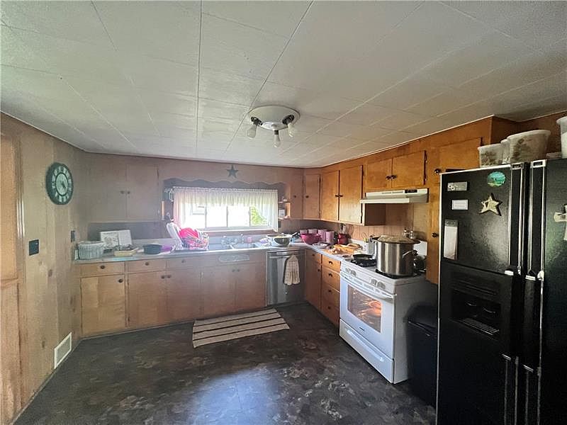 2949 Glen Campbell Rd, Glen Campbell, PA 15742 Zillow