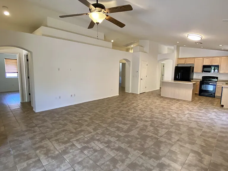 8771 N Finfrock Dr — Photo 28