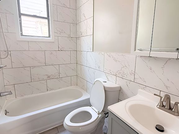 2nd image of 203 N 15th St #3C