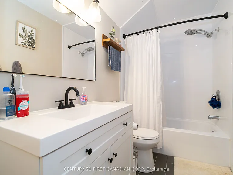 120 Centre St #101 — Photo 12