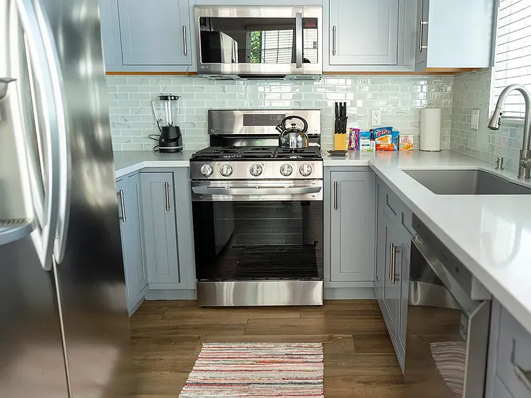 6215 Carpenter Ave — Photo 9