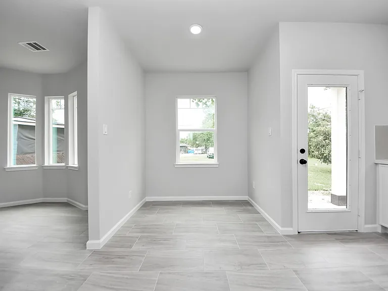 303 S Utah St — Photo 12