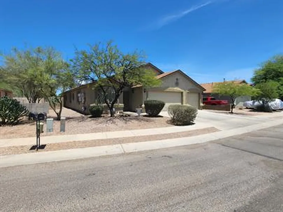 1382 W Via Rio Blanco