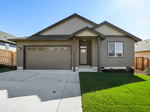 Daybreak 2 Car Plan, Lockwood Meadows