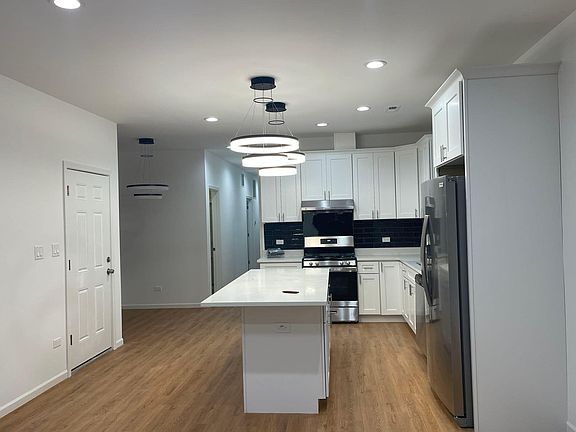 2nd image of 2915 S Princeton Ave #3
