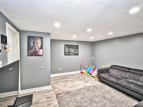 3rd image of 5643 W Lawrence Ave #1