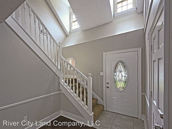 2nd image of 6744 Devenshire Ln
