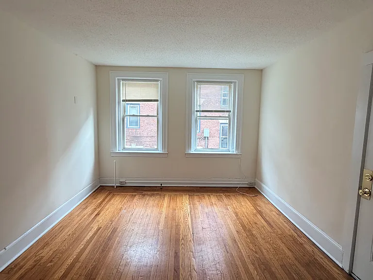 295 Norton St #B8 — Photo 2