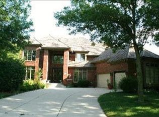 2728 Wendy Dr, Naperville, IL 60565