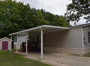 1519 W Ridgeview Dr, Lapeer, MI 48446