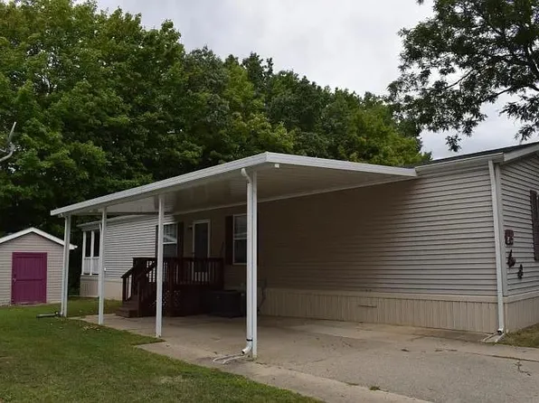 1519 W Ridgeview Dr, Lapeer, MI 48446