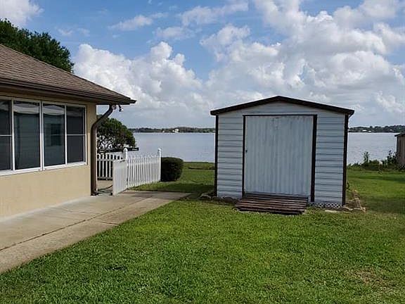 3rd image of 632 Memorial Dr