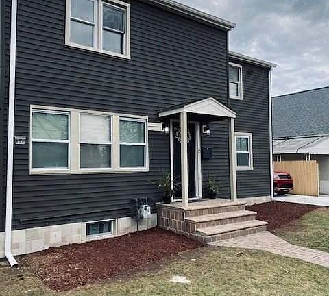 2nd image of 836 1st Ave