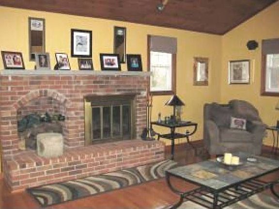 Cathedral Ceiling Fam Rm