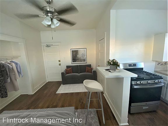 5th image of 2845 San Marino St #10303930