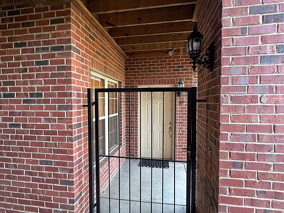 3rd image of 4801 Lyons View Pike APT 101