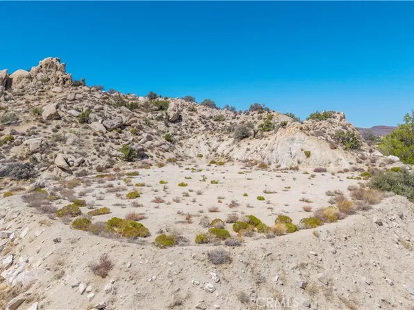 56642 Plaza Del Amigo, Yucca Valley, CA 92284