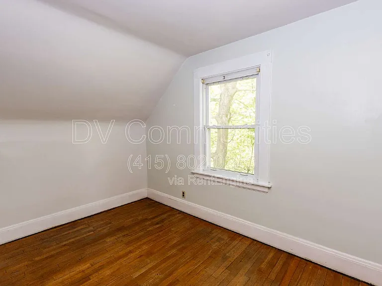 1584 Maple Rd — Photo 19