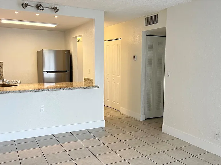 4550 NW 9th St #817E — Photo 3