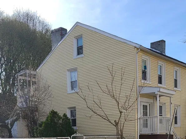 13 Walnut St, Troy, NY 12180