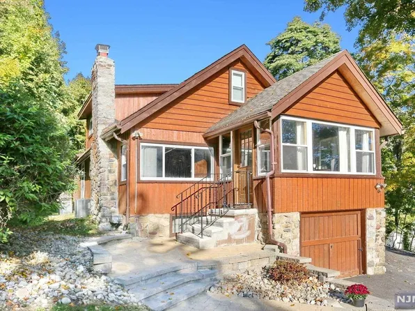 17 Kushaqua Trl N, Hewitt, NJ 07421