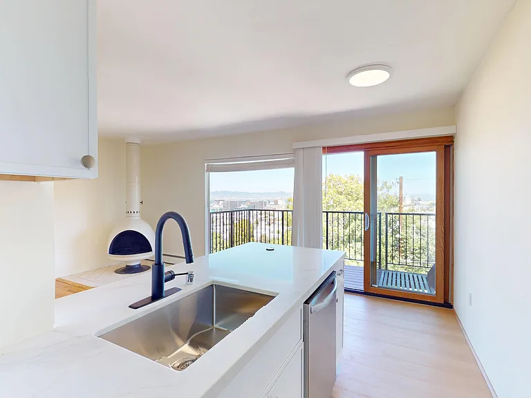 740 Rhode Island St #312 — Photo 4