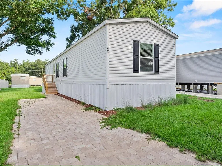 Auburndale Estates — Photo 17